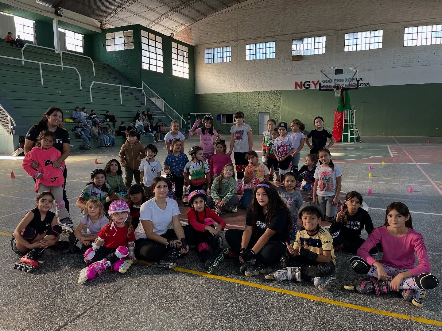 Encuentro de Escuelas de Patín en el Polideportivo