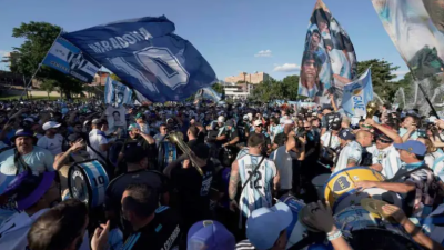 En la previa del debut mundialista, miles de argentinos realizaron un banderazo en Kansas
