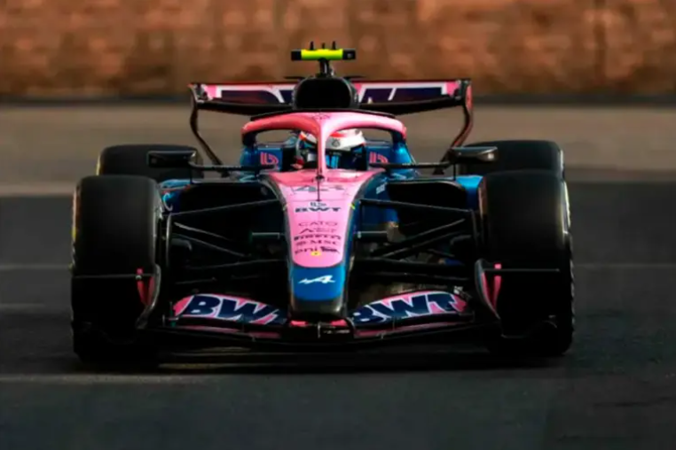Colapinto busca sumar en el GP de Azerbaiyán: Russell lidera en Bakú