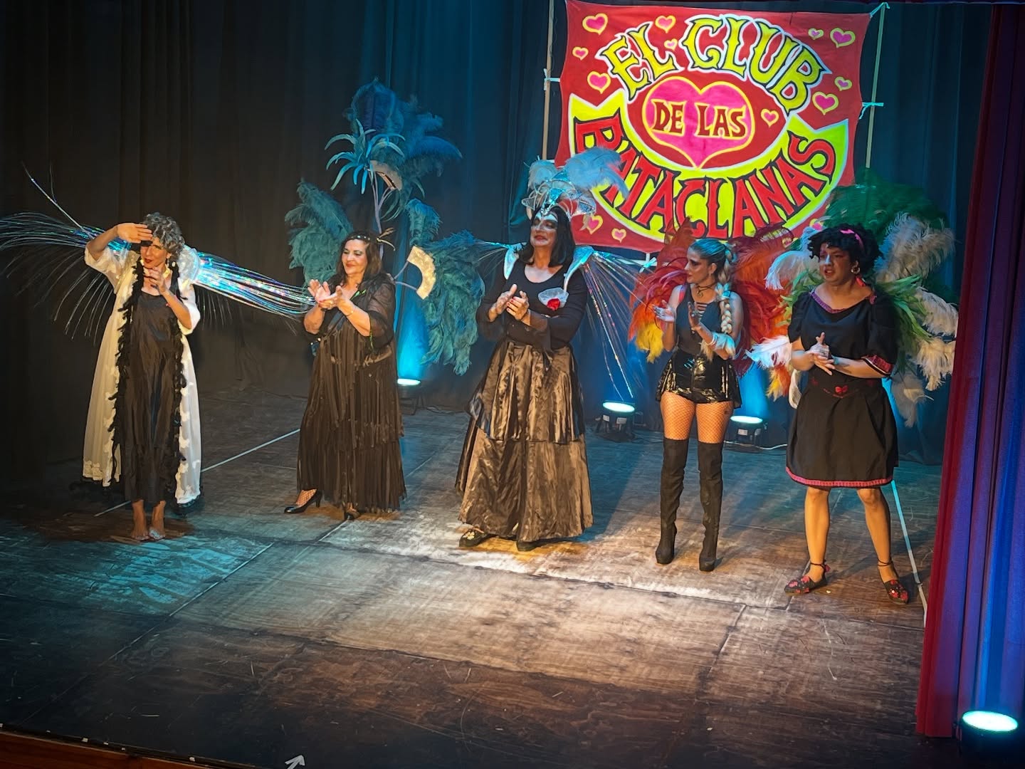 Se presentó La Obras Teatral “El Club de las Bataclanas”