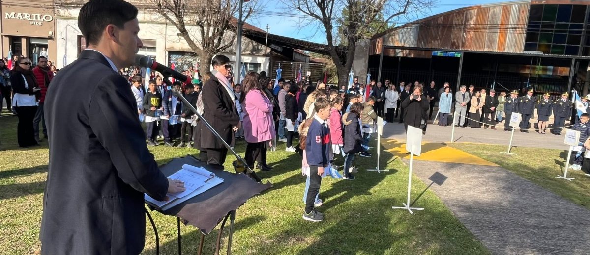 Se Conmemoró el Acto por el Día de la Bandera