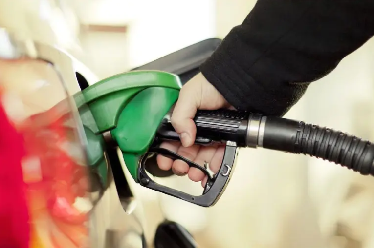 Precio de la nafta: Argentina lidera el ranking de aumentos entre los países petroleros de la región