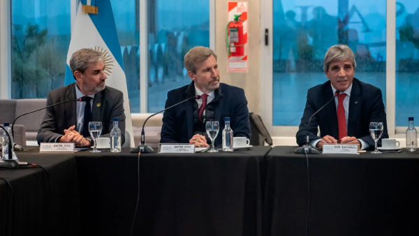 Frigerio recibió a Caputo en Paraná y afirmó: “Estamos en condiciones de escribir el próximo capítulo del pacto fiscal”