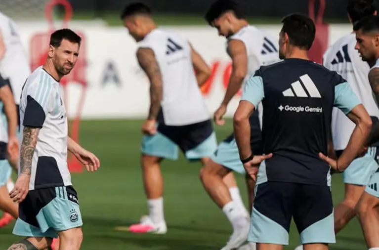 Messi entrenó en Kansas City tras los rumores sobre la salud de su padre