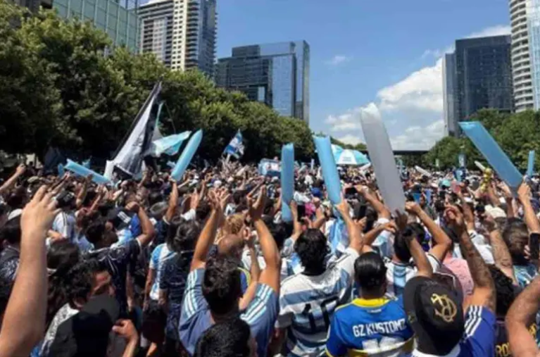 Argentinos coparon Dallas con un multitudinario banderazo antes del duelo ante Austria