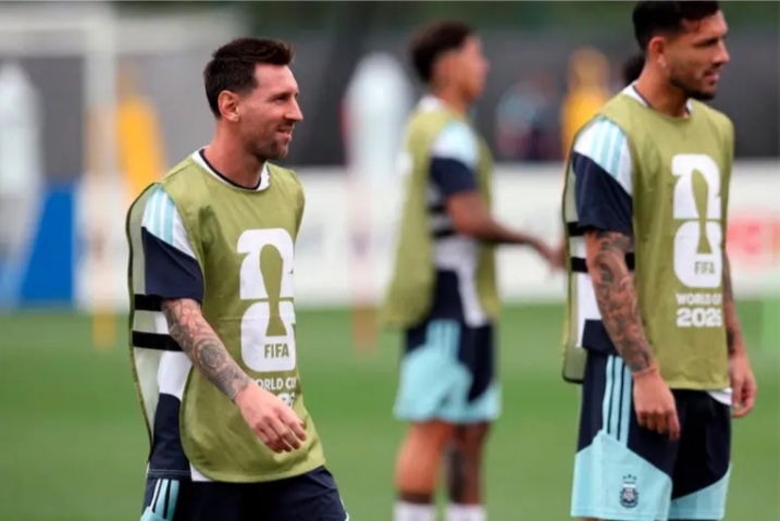 Scaloni recuperó a todo el plantel y prepara un solo cambio ante Austria