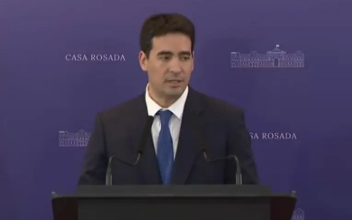 Adrián Ravier asumió su cargo y aseguró: “Es un honor ser la voz del Presidente”