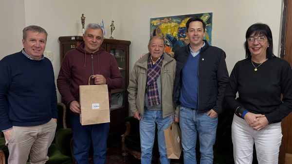 Se reconoció la labor de dos empleados municipales recientemente jubilados