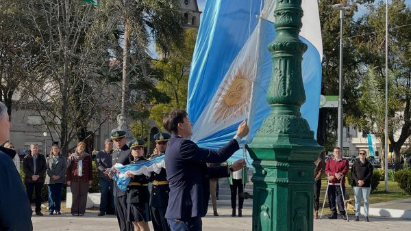 Se llevó a cabo el izamiento de la Bandera por los 244 años de Nogoyá