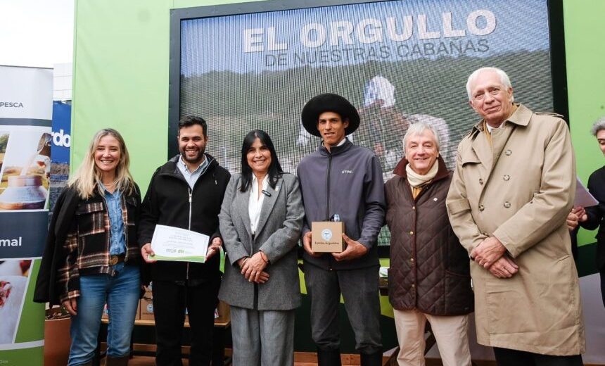 La provincia distinguió a cabañeros entrerrianos en la Expo Rural