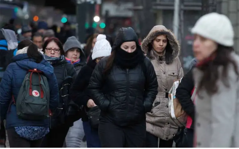 La ola polar persistirá varios días y anticipan temperaturas hasta 10 grados bajo lo normal