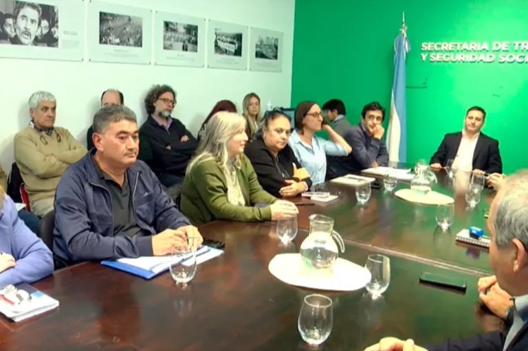 Paritaria docente: el Gobierno ofreció un aumento del 6% en dos tramos y los gremios la consideraron insuficiente