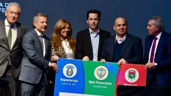 Nogoyá fue parte del Acuerdo Marco de Hermanamiento firmado en XIX Junta de Gobernadores de la Región Centro