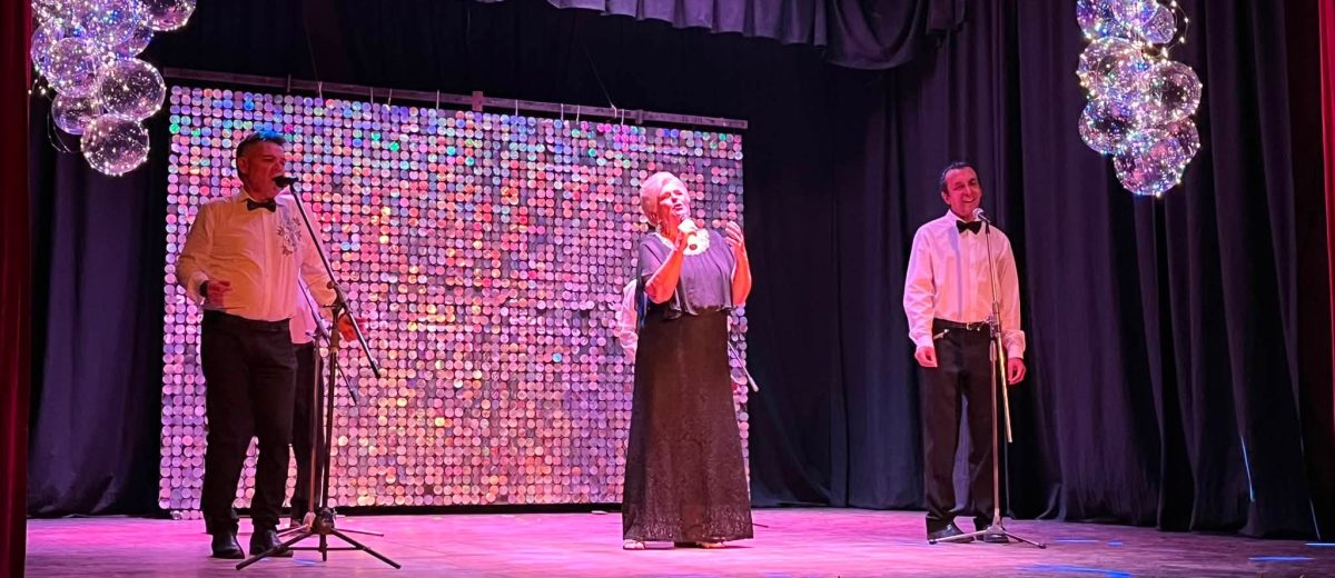 El Taller de Teatro de Adultos presentó una nueva función de la obra: “Noche de las Estrellas”