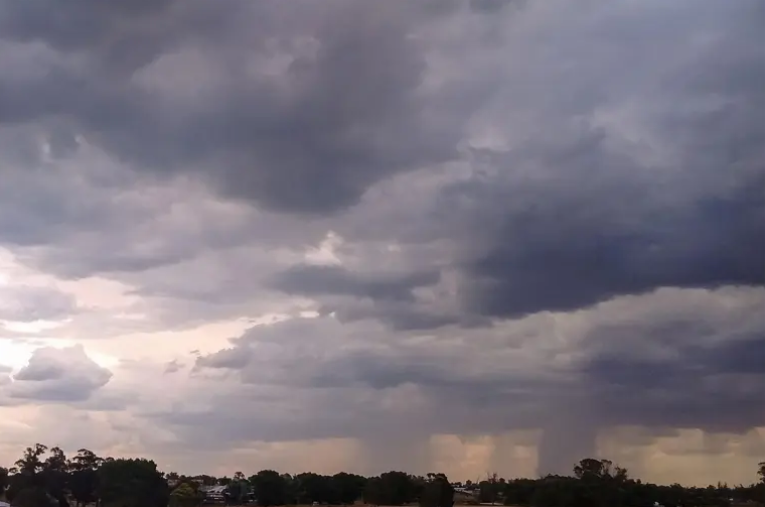 Rige un alerta para cinco departamentos entrerrianos por tormentas fuertes y granizo