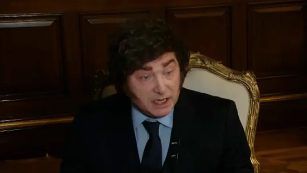 La frase de Milei sobre las deudas récord de las familias: “¿Les pusieron una pistola en la cabeza para hacerlo?”