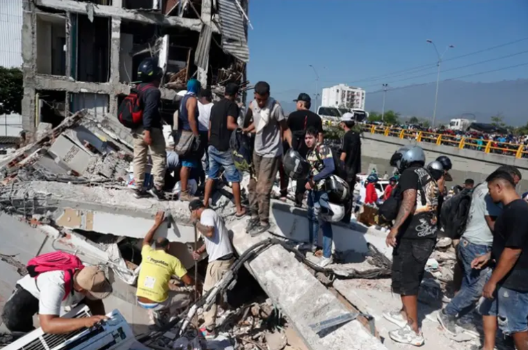 Terremoto en Colombia dejó al menos 111 muertos y declararon el “desastre nacional”