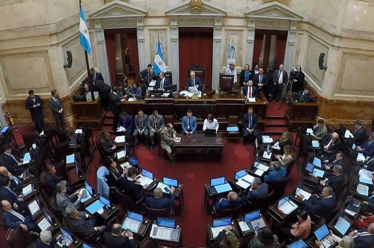 Los senadores pasarán a cobrar más de $13 millones a fin de año tras un nuevo aumento salarial