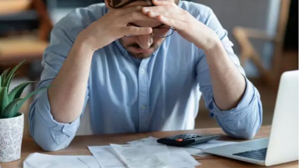 Endeudamiento récord y morosidad creciente: 3,6 millones de argentinos son deudores “irrecuperables”