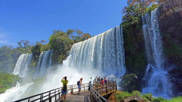 Parque Nacional Iguazú: aclararon qué recorridos permanecen abiertos pese al aumento del caudal