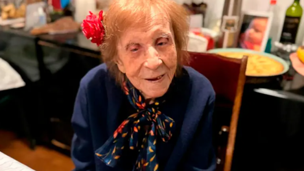 La mujer más longeva de Argentina cumple 114 años y va por el récord