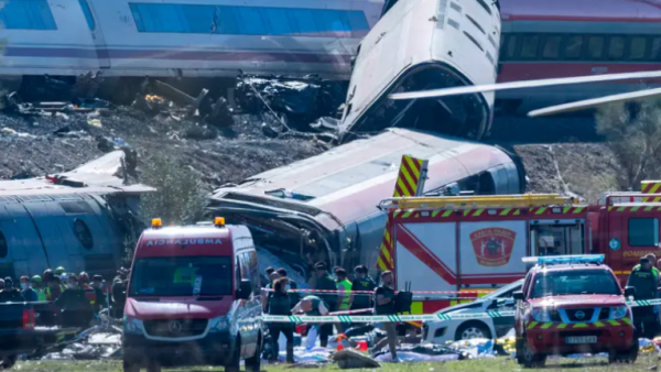 Ascienden a 64 los muertos por el choque de trenes en España