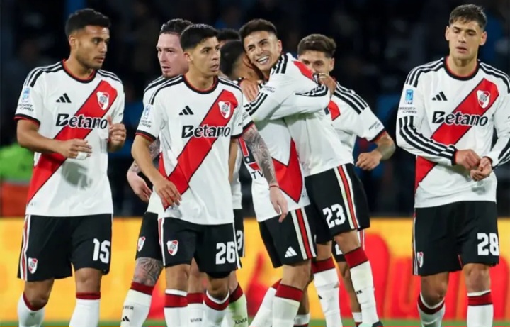 River goleó a Belgrano en el Kempes y se metió en zona de clasificación