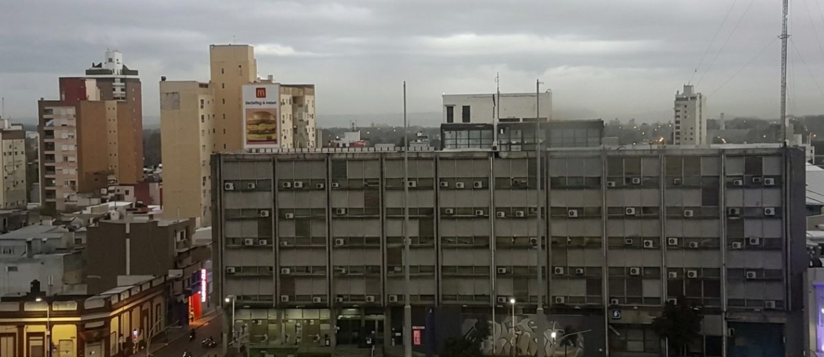 Tiempo en Entre Ríos: lunes con lluvias y una mejora prevista desde la tarde